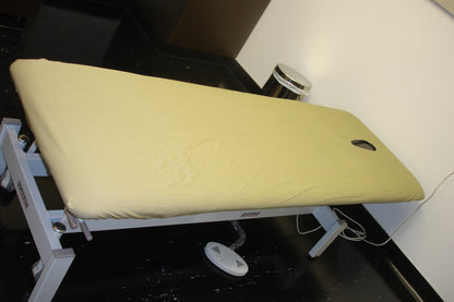 Fitted Sheet - Face Hole